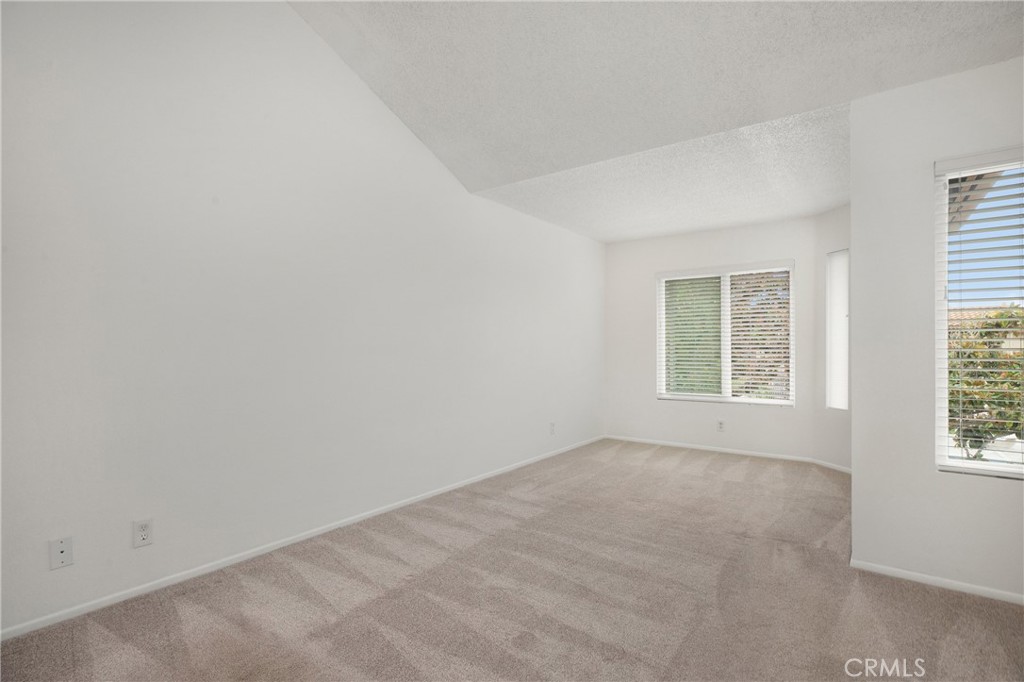 MLS #OC25225360 image #10