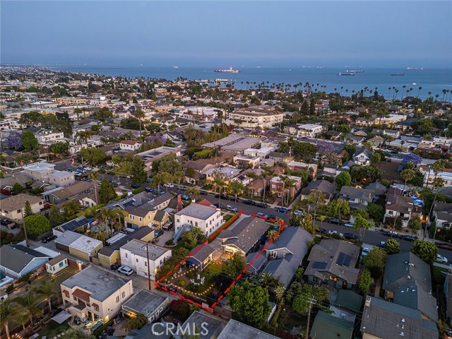 3033 E Vista, Long Beach CA: https://media.crmls.org/medias/24e38b3b-aa3b-4b66-af83-fbf22d2dbf2f.jpg