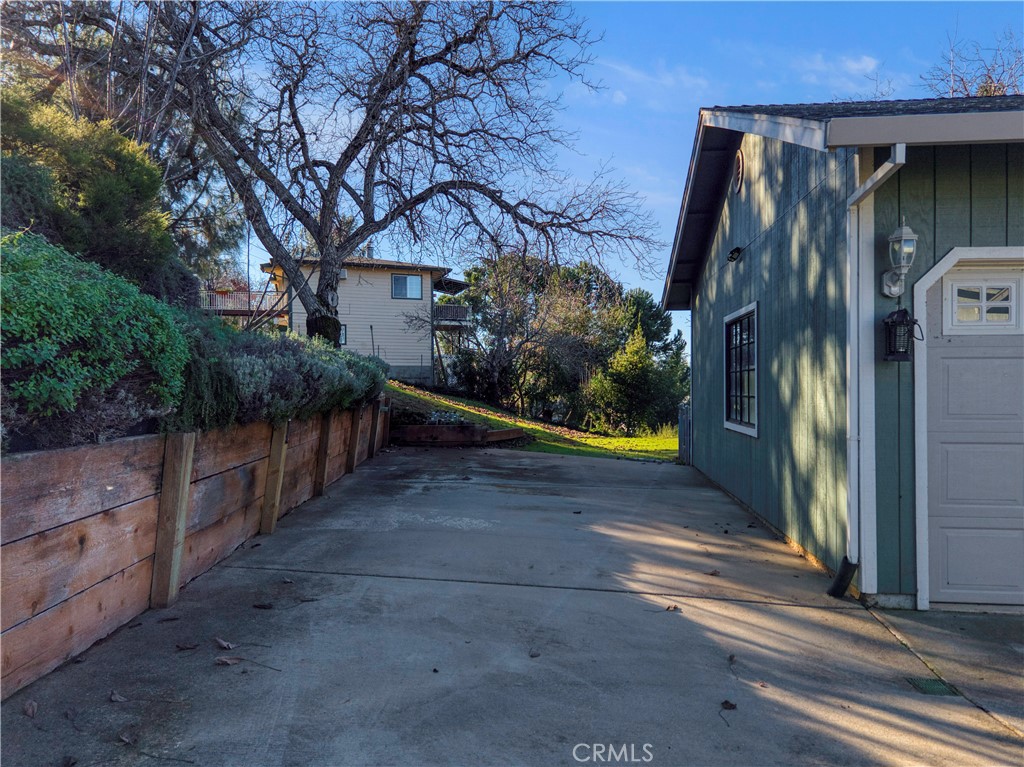 https://media.crmls.org/medias/24e3b5e5-796c-41da-907b-b729519a9fa7.jpg?preset=X-Large