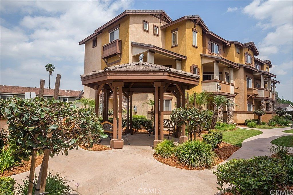 511 N Lark Ellen #G
