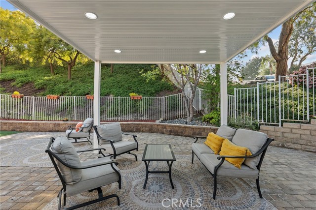 Detail Gallery Image 31 of 37 For 26515 Cresthaven Cir, Canyon Country,  CA 91351 - 3 Beds | 2 Baths