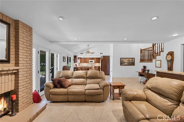 17262 Chase Street, Northridge CA: https://media.crmls.org/medias/24e4e7a9-45d6-4104-8195-9af01bbb0b39.jpg
