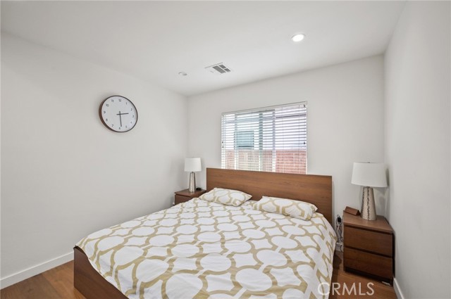 Detail Gallery Image 18 of 35 For 17642 Calvert St, Encino,  CA 91316 - 4 Beds | 2/1 Baths