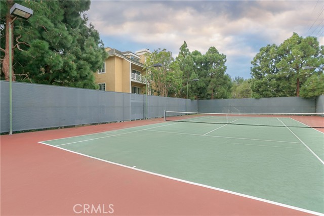 8505 Gulana Avenue, Playa del Rey CA: https://media.crmls.org/medias/24e60b49-0b08-4e24-a85e-5367367dac36.jpg