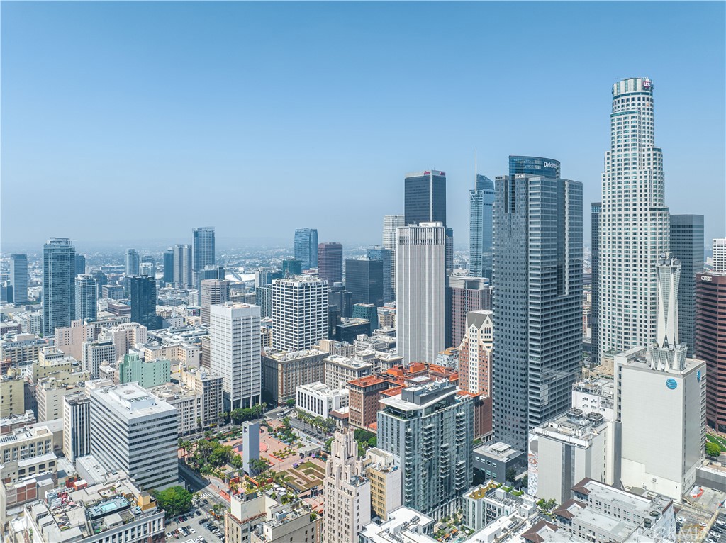 https://media.crmls.org/medias/24e671eb-f9d2-465e-9842-e66068653850.jpg?preset=X-Large