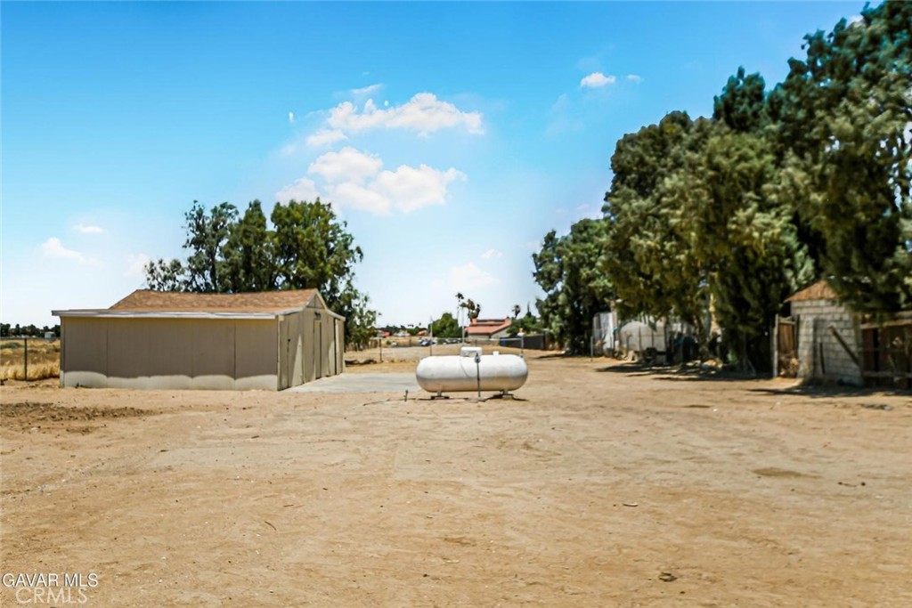 https://media.crmls.org/medias/24e6b56d-214e-4c93-9a7c-c546bc38f503.jpg?preset=X-Large