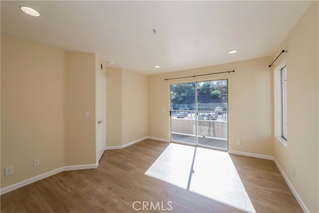 Detail Gallery Image 21 of 25 For 1020 La Terraza Cir #207,  Corona,  CA 92879 - 2 Beds | 2 Baths