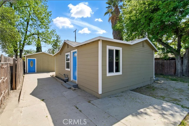Detail Gallery Image 3 of 53 For 24557 4th St, San Bernardino,  CA 92410 - 3 Beds | 3 Baths