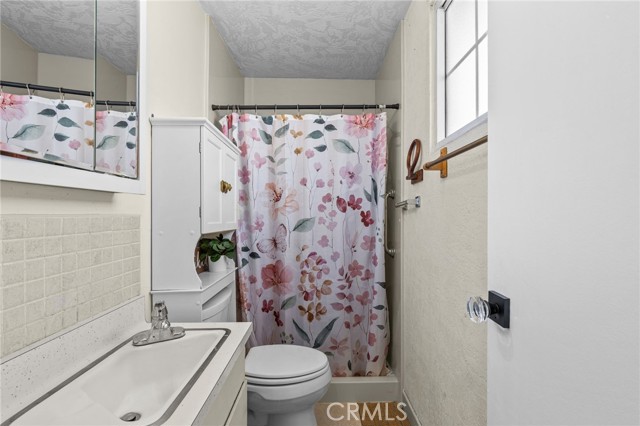 Detail Gallery Image 20 of 38 For 218 Foxbury, Pomona,  CA 91767 - 3 Beds | 2 Baths