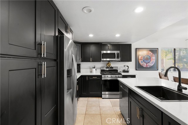 Detail Gallery Image 17 of 32 For 313 N Melrose, Vista,  CA 92083 - 2 Beds | 2 Baths