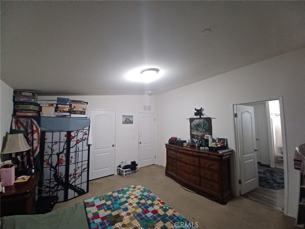 https://media.crmls.org/medias/24e98cb7-0000-49e3-bfdf-365fbb4bd360.jpg?preset=X-Large