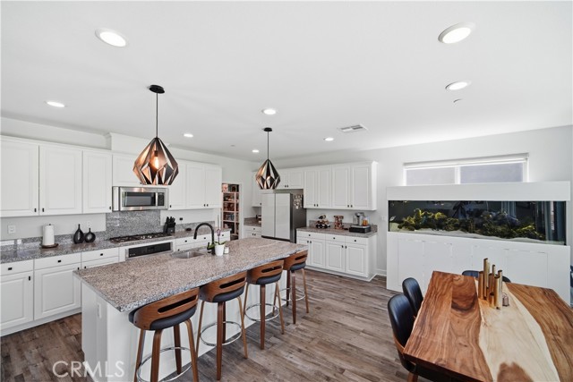 Detail Gallery Image 11 of 52 For 29387 Rockview Ct, Menifee,  CA 92584 - 5 Beds | 4 Baths