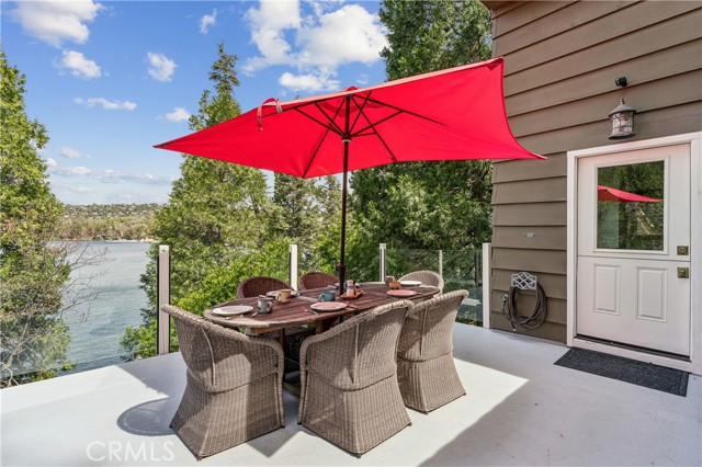 Detail Gallery Image 8 of 64 For 28898 Palisades, Lake Arrowhead,  CA 92352 - 4 Beds | 3 Baths