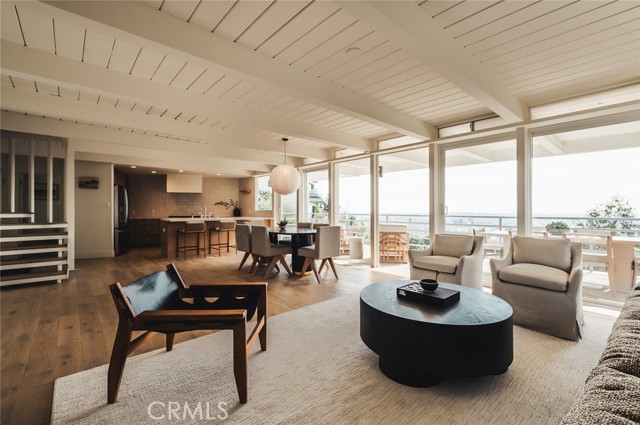 Detail Gallery Image 4 of 33 For 8448 Franklin, Los Angeles,  CA 90069 - 4 Beds | 3/1 Baths