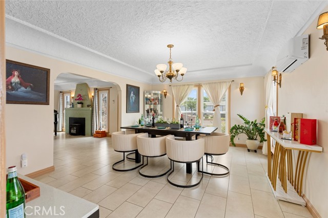 Detail Gallery Image 5 of 26 For 12391 Euclid St, Garden Grove,  CA 92840 - 4 Beds | 2 Baths