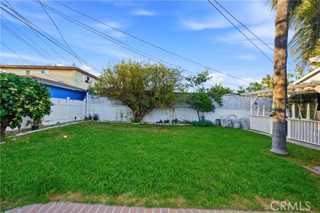 Detail Gallery Image 26 of 35 For 307 S Locust Ave, Compton,  CA 90221 - 4 Beds | 2 Baths