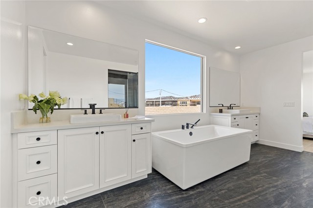 Detail Gallery Image 28 of 41 For 24175 N Camino Cascada, Valencia,  CA 91354 - 5 Beds | 5/1 Baths
