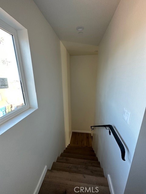 5507 S Manhattan Place, Los Angeles CA: https://media.crmls.org/medias/24ebefb0-727e-4e92-a921-742f380ccdcd.jpg