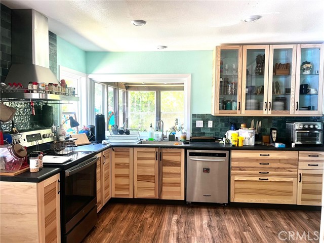 Detail Gallery Image 6 of 21 For 3324 Columbia Ave, Merced,  CA 95340 - 4 Beds | 2 Baths
