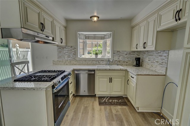 17077 Los Modelos Street, Fountain Valley CA: https://media.crmls.org/medias/24eca4cb-4ffa-4b89-929e-ee7eff9614e6.jpg
