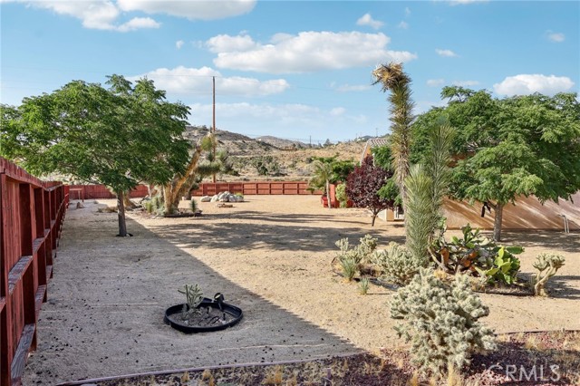 Detail Gallery Image 37 of 59 For 7625 San Remo Trl, Yucca Valley,  CA 92284 - 4 Beds | 3 Baths