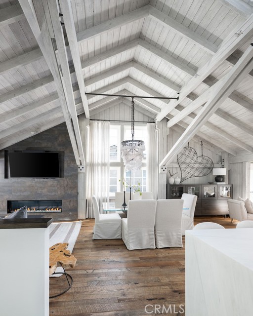 604 Begonia Avenue, Corona del Mar CA: https://media.crmls.org/medias/24ed5202-0fb7-4b81-b302-dacf4ccacf39.jpg