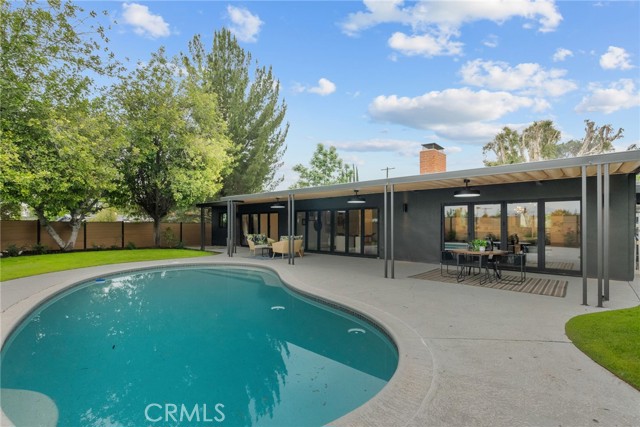 24201 Caris Street, Woodland Hills CA: https://media.crmls.org/medias/24edda86-6e6e-4a67-85ef-968b2f59d4ab.jpg