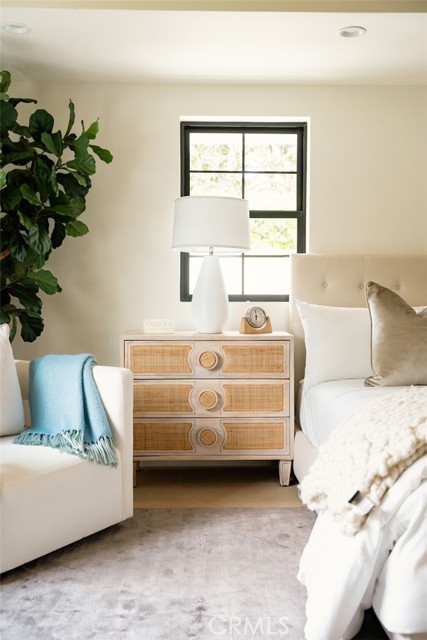 13817 Valley Vista Blvd, Sherman Oaks CA: https://media.crmls.org/medias/24ee0e83-c124-4e0e-97e8-6ec69bbd89d8.jpg