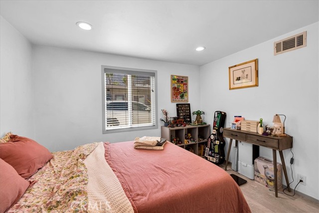 595 S Calle Santa Rosa, Palm Springs CA: https://media.crmls.org/medias/24ee33cc-cf04-4294-9489-59345952991b.jpg