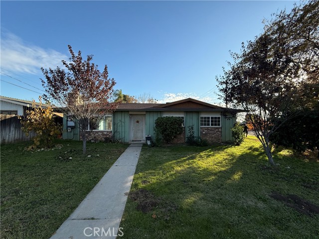 Detail Gallery Image 1 of 13 For 33713 Fairview Dr, Yucaipa,  CA 92399 - 3 Beds | 2 Baths