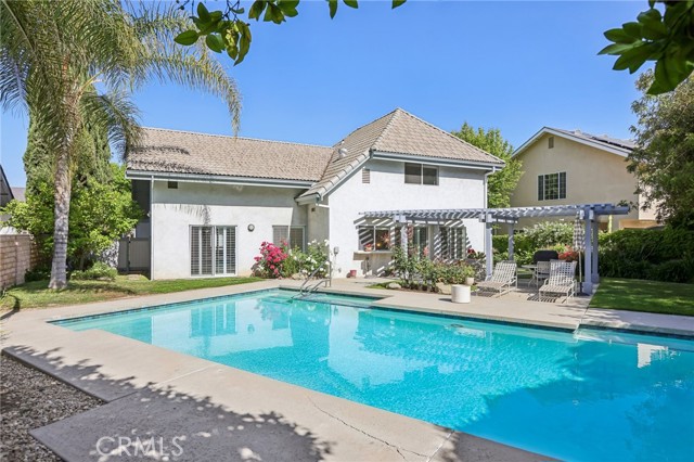 8351 Kentland Avenue, West Hills CA: https://media.crmls.org/medias/24ee4fb1-b567-4327-8f24-615d2caf3cf2.jpg