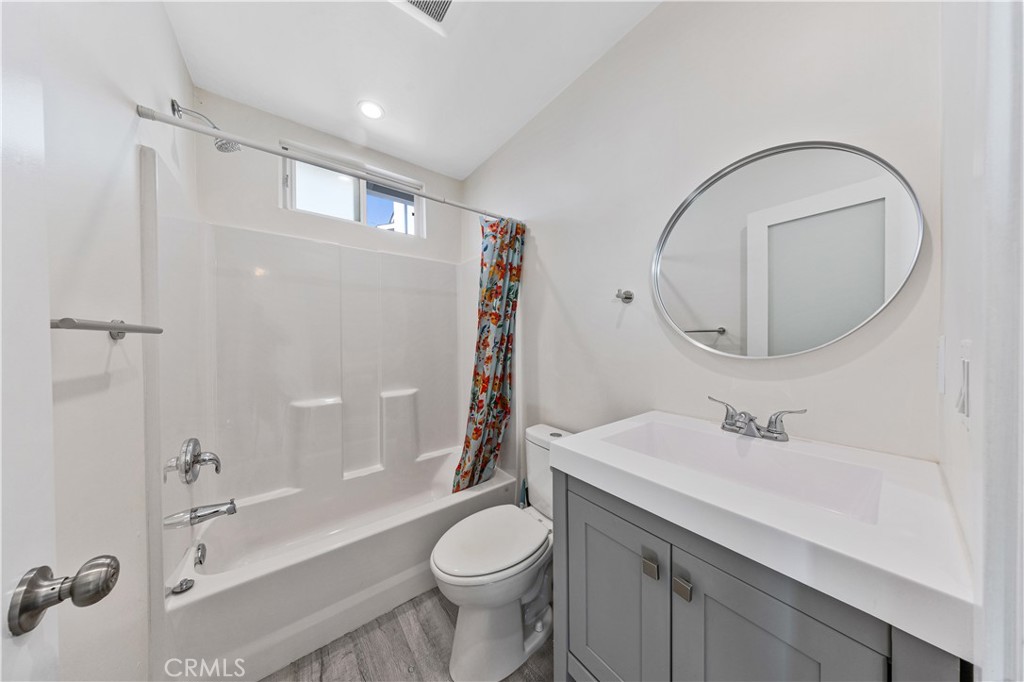 https://media.crmls.org/medias/24eea413-cd71-41a5-b9cd-64ecb557e209.jpg?preset=X-Large