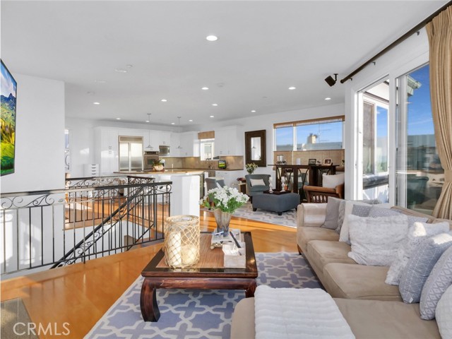 3316 Alma Avenue, Manhattan Beach, California 90266, 5 Bedrooms Bedrooms, ,4 BathroomsBathrooms,Residential,Sold,Alma,SB22035923