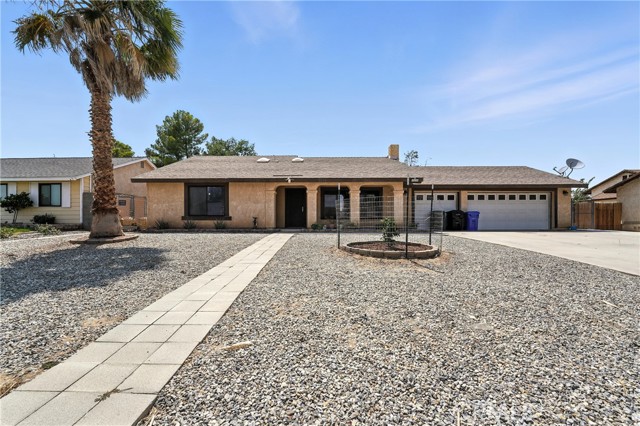 Detail Gallery Image 2 of 26 For 13036 Petaluma Rd, Victorville,  CA 92392 - 3 Beds | 2 Baths