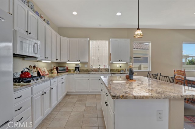 Detail Gallery Image 20 of 48 For 1589 Castle Pines Ln, Beaumont,  CA 92223 - 2 Beds | 2/1 Baths