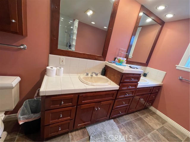 Detail Gallery Image 31 of 66 For 17183 Sunburst, –,  CA 91325 - 4 Beds | 4/1 Baths