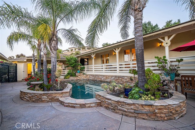 Detail Gallery Image 10 of 71 For 38705 via Del Oso, Temecula,  CA 92592 - 4 Beds | 5/1 Baths