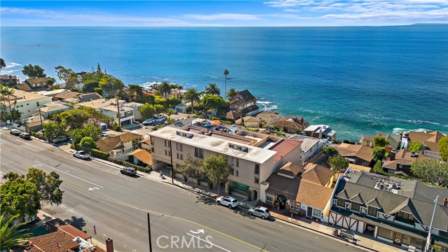 2037 Coast Hwy, Laguna Beach CA: https://media.crmls.org/medias/24f21152-1d4d-41f8-bc8f-aab00d77bfbf.jpg