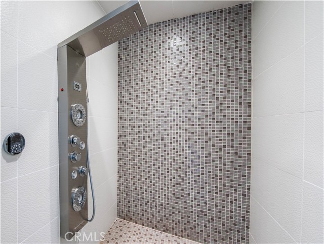 Detail Gallery Image 15 of 29 For 8655 Hillside Ave, Los Angeles,  CA 90069 - 4 Beds | 4 Baths