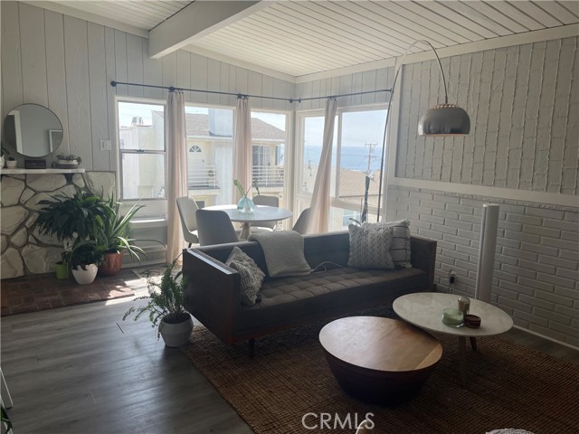 227 44th Street, Manhattan Beach, California 90266, 6 Bedrooms Bedrooms, ,3 BathroomsBathrooms,Residential,Sold,44th,SB23092091