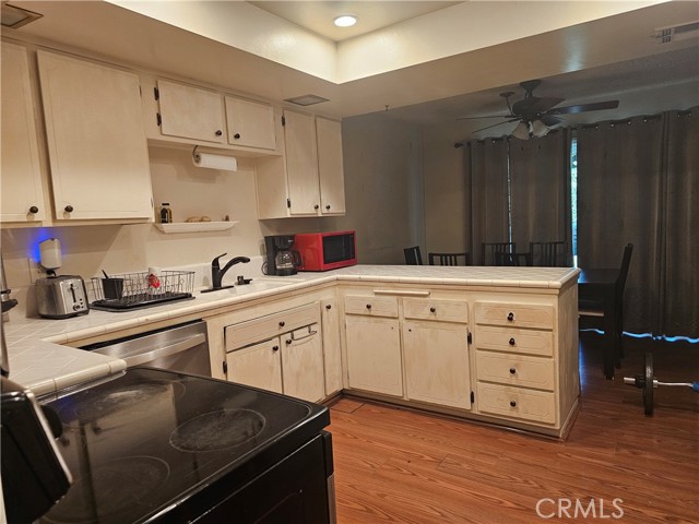 Detail Gallery Image 8 of 28 For 4718 Woodbend, San Bernardino,  CA 92407 - 2 Beds | 2 Baths