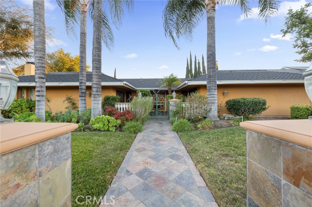 Detail Gallery Image 1 of 33 For 19808 Septo St, Chatsworth,  CA 91311 - 5 Beds | 4 Baths