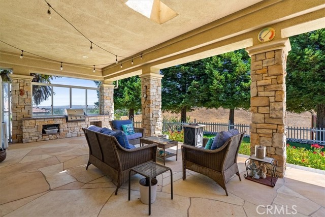 1226 Kapareil Lane, Paso Robles CA: https://media.crmls.org/medias/24f4ef0a-cbff-4b1a-b8f5-50fd1f3fa854.jpg
