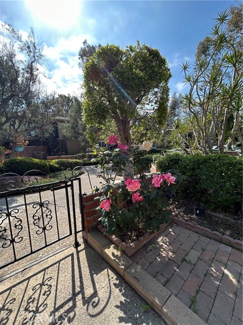 Detail Gallery Image 2 of 18 For 2635 W Monte Carlo Dr #42,  Santa Ana,  CA 92706 - 2 Beds | 2 Baths