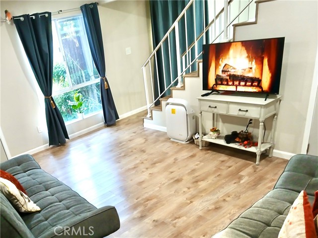 Detail Gallery Image 9 of 16 For 2617 Pinon Springs Cir #B,  Bakersfield,  CA 93309 - 2 Beds | 2 Baths