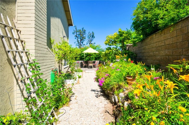 2108 Via Caliente, Fullerton CA: https://media.crmls.org/medias/24f66a0e-dcb2-4bf9-a2f8-be7bd9a7dcb0.jpg