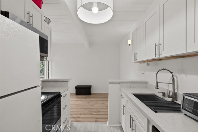 Detail Gallery Image 11 of 32 For 12014 Kling #23,  Valley Village,  CA 91607 - 1 Beds | 1 Baths