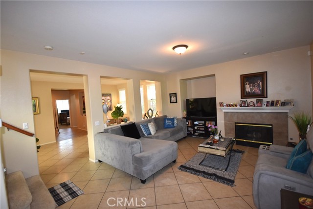 1886 Mount Verdugo Lane, Perris CA: https://media.crmls.org/medias/24f6e9ea-2f85-4066-8a0c-eee3b3be95af.jpg