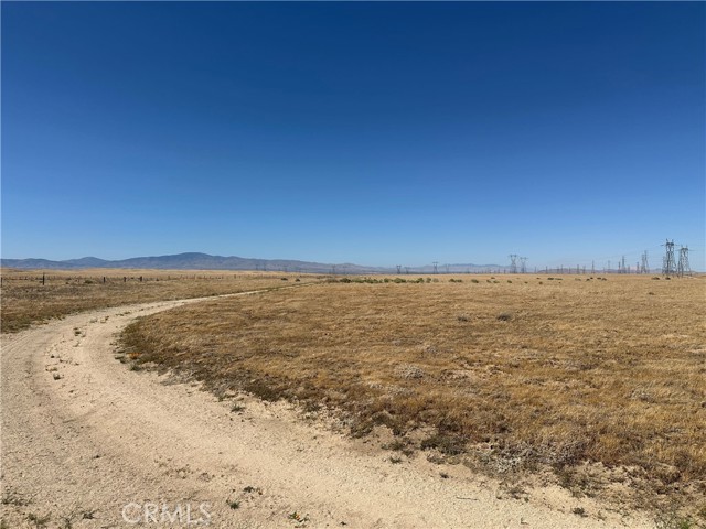 125 STW Avenue, Lancaster CA: https://media.crmls.org/medias/24f6f5fd-f9aa-4552-8c93-8f54853ea372.jpg