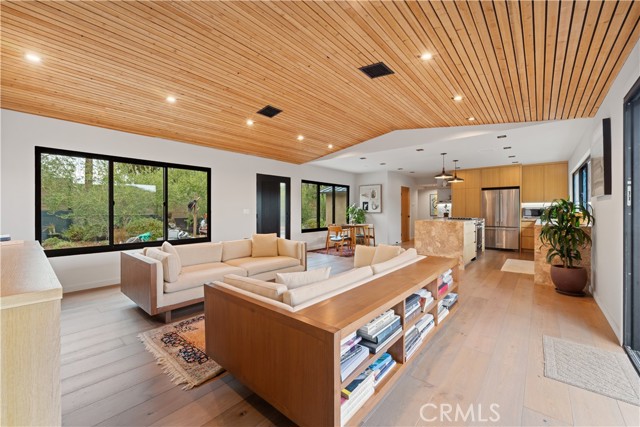 Detail Gallery Image 14 of 56 For 19778 Grand View Dr, Topanga,  CA 90290 - 4 Beds | 4/1 Baths